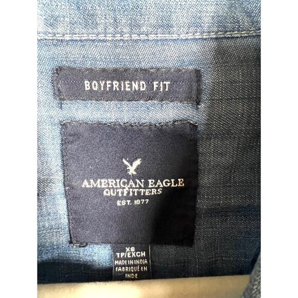 American‎ Eagle boyfriend fit button up chambray top - Picture 4 of 8